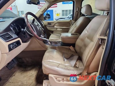 Zdjęcie 7 z 13 samochodu: 2010 CADILLAC ESCALADE ESV PREMIUM VIN:1GYUKJEF0AR262350 - miniatura