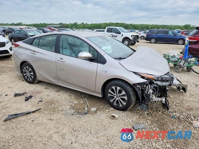 Czwarte zdjęcie samochodu z boku: 2021 TOYOTA PRIUS PRIME LIMITED VIN:JTDKAMFP8M3183377 - miniatura