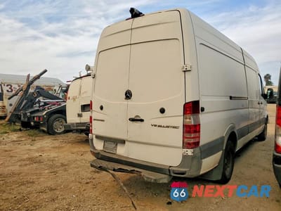 Trzecie zdjęcie samochodu z tyłu: 2015 MERCEDES BENZ SPRINTER 3500 DELIVERY VAN VIN:WD3PF4CC5FP131803 - miniatura