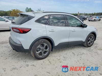 Trzecie zdjęcie samochodu z tyłu: 2026 FORD ESCAPE ST LINE VIN:1FMCU0MN7TUA11223 - miniatura