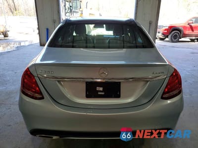 Zdjęcie 6 z 12 samochodu: 2015 MERCEDES-BENZ C 300 4MATIC VIN:55SWF4KB8FU089260 - miniatura