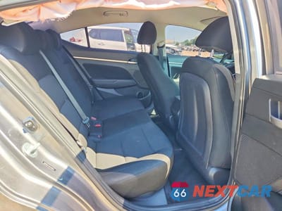 Zdjęcie 10 z 12 samochodu: 2019 HYUNDAI ELANTRA SEL VIN:5NPD84LF3KH446831 - miniatura