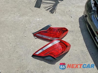 Zdjęcie 12 z 12 samochodu: 2019 GENESIS G70 2.0T ADVANCED VIN:KMTG34LA9KU037580 - miniatura