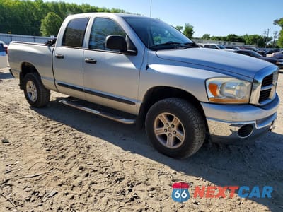 Czwarte zdjęcie samochodu z boku: 2006 DODGE RAM 1500 ST VIN:1D7HU18N96S570367 - miniatura