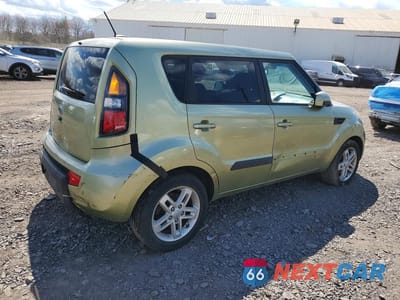Trzecie zdjęcie samochodu z tyłu: 2011 KIA SOUL + VIN:KNDJT2A24B7209677 - miniatura
