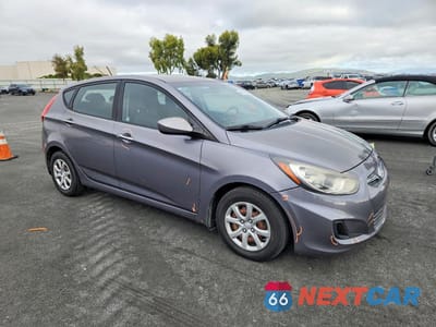 Czwarte zdjęcie samochodu z boku: 2014 HYUNDAI ACCENT GS VIN:KMHCT5AE3EU153575 - miniatura