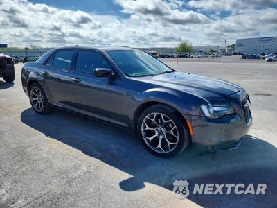 Czwarte zdjęcie samochodu z boku: 2018 CHRYSLER 300 TOURING VIN:2C3CCAAG6JH320592 - miniatura
