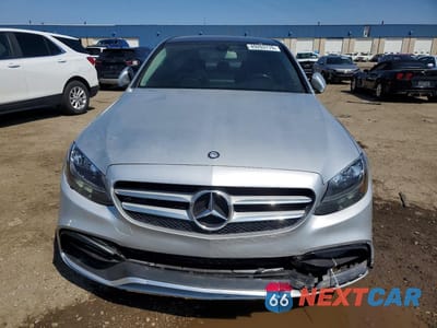 Piąte zdjęcie samochodu w środku: 2016 MERCEDES-BENZ C 300 4MATIC VIN:55SWF4KB1GU177620 - miniatura