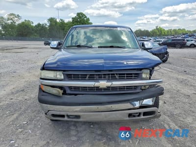 Piąte zdjęcie samochodu w środku: 2001 CHEVROLET SILVERADO K1500 VIN:2GCEK19T811336357 - miniatura