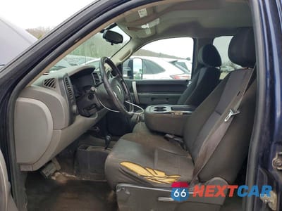 Zdjęcie 7 z 11 samochodu: 2010 CHEVROLET SILVERADO K1500 LS VIN:3GCRKREA3AG218227 - miniatura