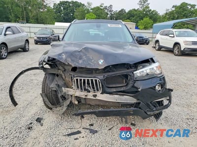 Piąte zdjęcie samochodu w środku: 2017 BMW X3 SDRIVE28I VIN:5UXWZ7C35H0V89197 - miniatura