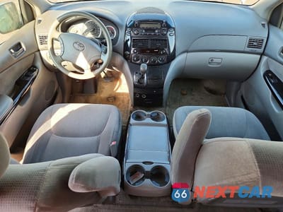 Zdjęcie 8 z 12 samochodu: 2005 TOYOTA SIENNA VIN:5TDBA23C65S034861 - miniatura