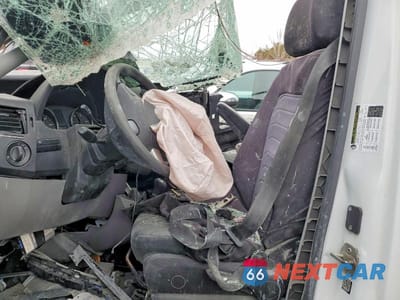 Zdjęcie 7 z 12 samochodu: 2016 MERCEDES BENZ SPRINTER 2500 UTILITY / SERVICE VAN VIN:WD3PE7DD9GP280454 - miniatura