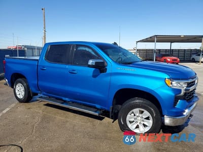Czwarte zdjęcie samochodu z boku: 2023 CHEVROLET SILVERADO C1500 LT VIN:3GCPACEKXPG256045 - miniatura