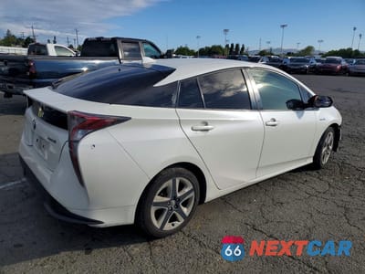 Trzecie zdjęcie samochodu z tyłu: 2016 TOYOTA PRIUS THREE TOURING VIN:JTDKARFU0G3008810 - miniatura