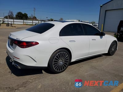 Trzecie zdjęcie samochodu z tyłu: 2025 MERCEDES-BENZ E 350 4MATIC VIN:W1KLF4HB0SA114298 - miniatura