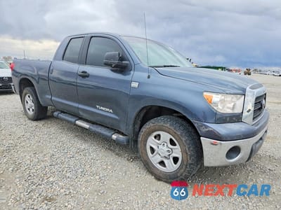 Czwarte zdjęcie samochodu z boku: 2008 TOYOTA TUNDRA GRADE VIN:5TBBT54198S462722 - miniatura