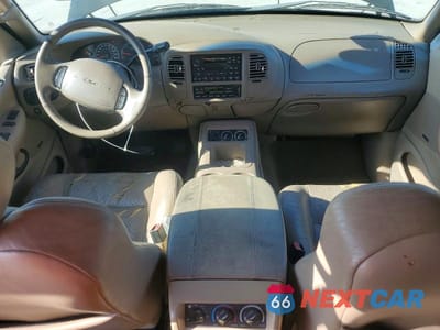Zdjęcie 8 z 13 samochodu: 2002 FORD EXPEDITION EDDIE BAUER VIN:1FMRU17L12LA50243 - miniatura