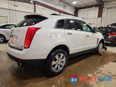 Trzecie zdjęcie samochodu z tyłu: 2016 CADILLAC SRX LUXURY COLLECTION VIN:3GYFNEE35GS574005 - miniatura