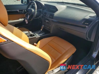 Zdjęcie 8 z 12 samochodu: 2013 MERCEDES-BENZ E 350 VIN:WDDKJ5KB8DF201848 - miniatura