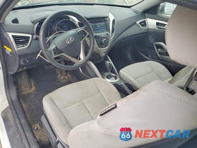 Zdjęcie 8 z 12 samochodu: 2013 HYUNDAI VELOSTER BASE VIN:KMHTC6AD2DU090660 - miniatura