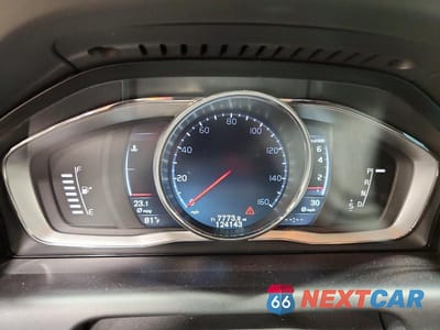 Zdjęcie 9 z 13 samochodu: 2016 VOLVO XC60 T5 PREMIER VIN:YV4612RKXG2803255 - miniatura