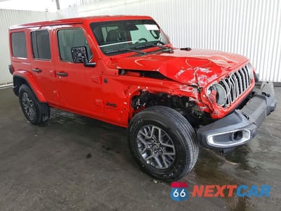 Czwarte zdjęcie samochodu z boku: 2026 JEEP WRANGLER SAHARA VIN:1C4PJXEN0TW179425 - miniatura