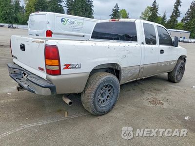 Trzecie zdjęcie samochodu z tyłu: 2002 GMC NEW SIERRA K1500 VIN:2GTEK19T921293455 - miniatura