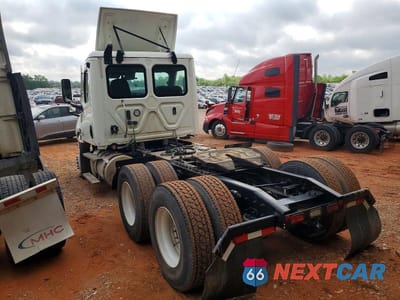 Trzecie zdjęcie samochodu z tyłu: 2023 FREIGHTLINER CASCADIA 126 SEMI TRUCK VIN:3AKJHLDV1PSNS4476 - miniatura