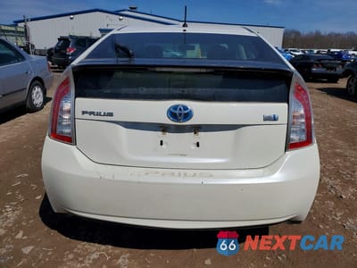 Zdjęcie 6 z 11 samochodu: 2013 TOYOTA PRIUS TWO VIN:JTDKN3DU0D5549859 - miniatura