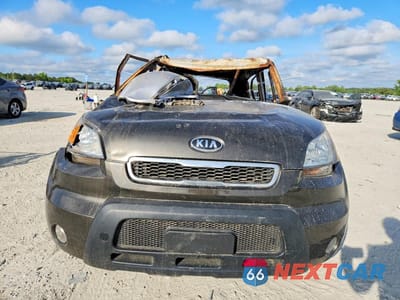 Piąte zdjęcie samochodu w środku: 2011 KIA SOUL ! VIN:KNDJT2A20B7257404 - miniatura
