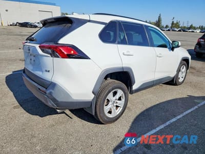 Trzecie zdjęcie samochodu z tyłu: 2019 TOYOTA RAV4 XLE VIN:2T3W1RFV2KW044708 - miniatura