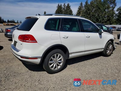 Trzecie zdjęcie samochodu z tyłu: 2015 VOLKSWAGEN TOUAREG V6 VIN:WVGEF9BP0FD006784 - miniatura