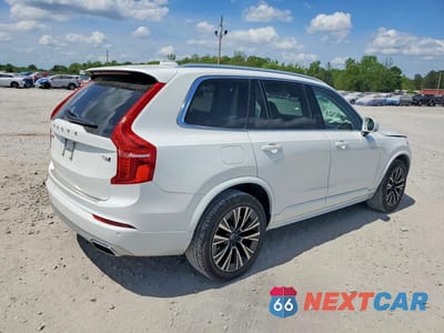 Trzecie zdjęcie samochodu z tyłu: 2021 VOLVO XC90 T6 MOMENTUM VIN:YV4A22PK8M1720449 - miniatura