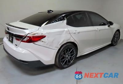 Trzecie zdjęcie samochodu z tyłu: 2025 TOYOTA CAMRY XSE VIN:4T1DBADK9SU006898 - miniatura