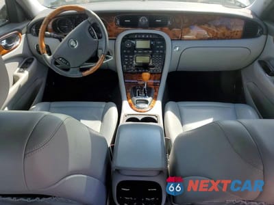 Zdjęcie 8 z 12 samochodu: 2005 JAGUAR XJ8 L VIN:SAJWA79C95SG48787 - miniatura