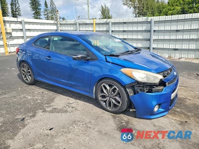 Czwarte zdjęcie samochodu z boku: 2014 KIA FORTE SX VIN:KNAFZ6A30E5220242 - miniatura