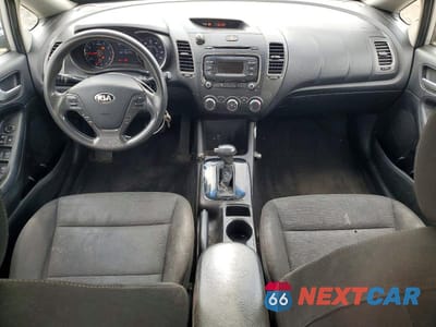 Zdjęcie 8 z 12 samochodu: 2017 KIA FORTE LX VIN:3KPFK4A78HE138993 - miniatura