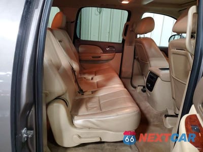 Zdjęcie 11 z 13 samochodu: 2011 CHEVROLET SUBURBAN K1500 LT VIN:1GNSKJE33BR334511 - miniatura