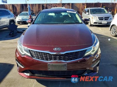Piąte zdjęcie samochodu w środku: 2019 KIA OPTIMA LX VIN:5XXGT4L32KG363100 - miniatura