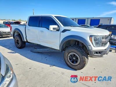 Czwarte zdjęcie samochodu z boku: 2022 FORD F150 4WD VIN:1FTFW1RG3NFB25089 - miniatura