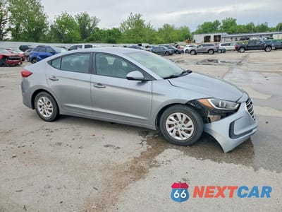 Czwarte zdjęcie samochodu z boku: 2017 HYUNDAI ELANTRA SE VIN:5NPD74LF5HH148227 - miniatura