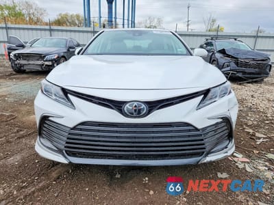 Piąte zdjęcie samochodu w środku: 2024 TOYOTA CAMRY LE VIN:4T1C11AK5RU867752 - miniatura