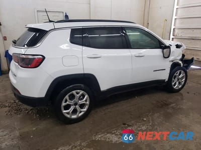 Trzecie zdjęcie samochodu z tyłu: 2025 JEEP COMPASS LATITUDE VIN:3C4NJDBN2ST598214 - miniatura