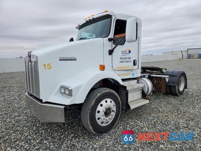 Drugie zdjęcie samochodu z przodu: 2005 KENWORTH CONSTRUCTI - SEMI TRUCK VIN:1XKDA07X55R103374 - miniatura
