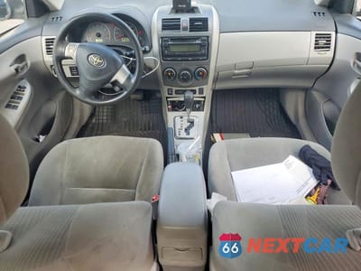Zdjęcie 8 z 12 samochodu: 2012 TOYOTA COROLLA LE VIN:2T1BU4EE1CC894108 - miniatura