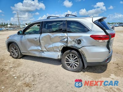 Drugie zdjęcie samochodu z przodu: 2017 TOYOTA HIGHLANDER XLE VIN:5TDKZRFH7HS517143 - miniatura