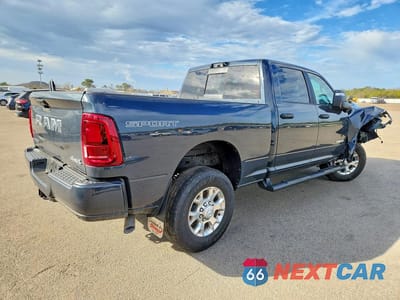 Trzecie zdjęcie samochodu z tyłu: 2026 RAM 2500 BIG HORN VIN:3C6UR5DJ2TG216902 - miniatura