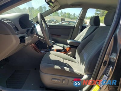 Zdjęcie 6 z 11 samochodu: 2005 TOYOTA CAMRY XLE VIN:4T1BE30K85U597861 - miniatura