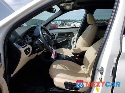 Zdjęcie 7 z 14 samochodu: 2018 BMW X1 SDRIVE28I VIN:WBXHU7C30J5H43483 - miniatura